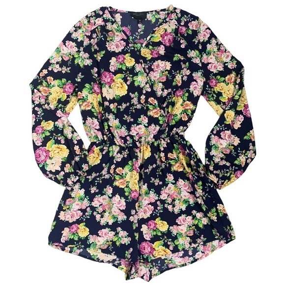 Romeo + Juliet Couture Floral Romper - Picture 1 of 13